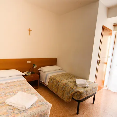 Fortezza מלון 2*