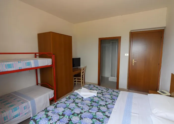 Fortezza 2* تْشيفيتيلاّ ديل ترونتو